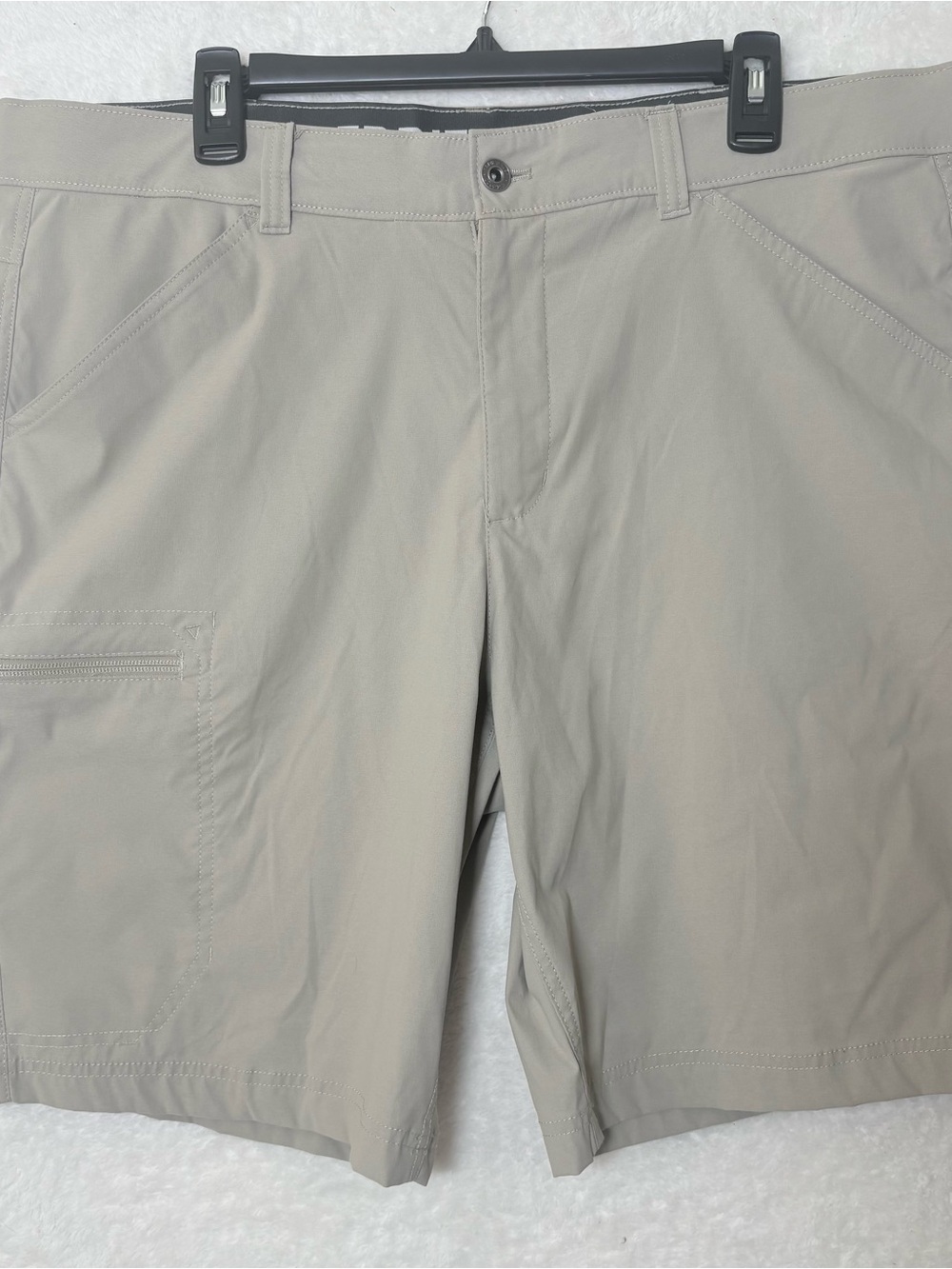 Eddie Bauer Men's Lightweight Beige Shorts Size 38 NWOT 0702
